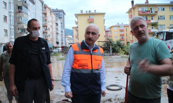 Bakan Soylu ve Karaismailoğlu Sel Bölgesinde