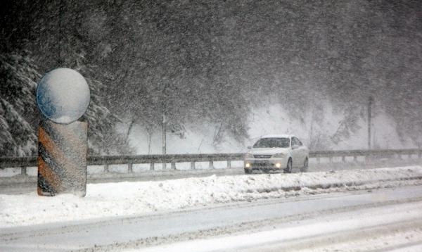 Bolu Dağı'nda yoğun kar yağışı