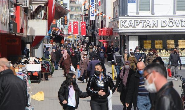 Karantinayı ihlal etti, alışverişte yakalandı