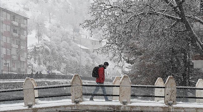 Orta ve Doğu Karadeniz'de soğuk hava ve kar etkili oluyor