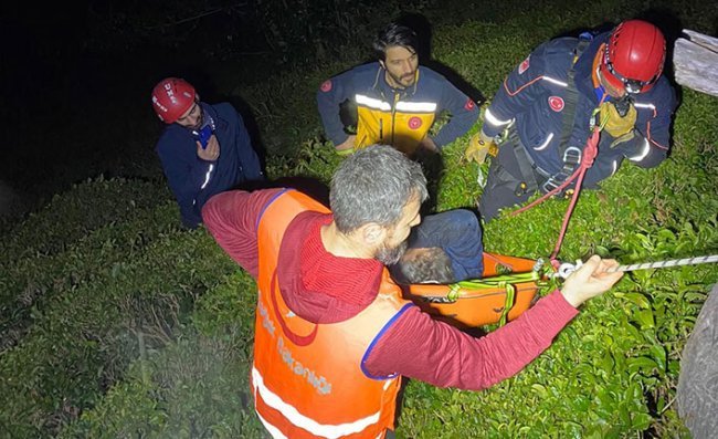 Uçurumda Rahatsızlanan Kişi 4 Saate Kurtarıldı