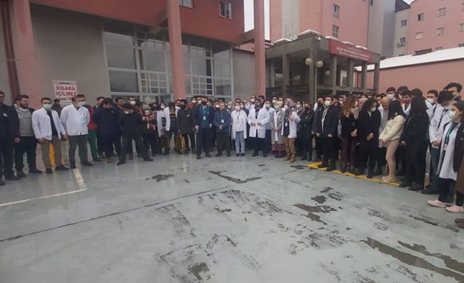 Rize'de Sağlık Çalışanları İş Bırakma Eylemi Yaptı