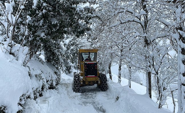 Rize Belediyesi Karla Mücadelede Ekip ve Ekipmanlarını Seferber Etti