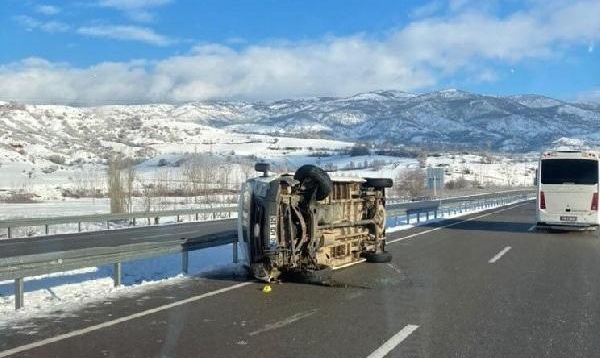 Tokat'ta askeri personel servisi devrildi: 1 şehit, 3 yaralı