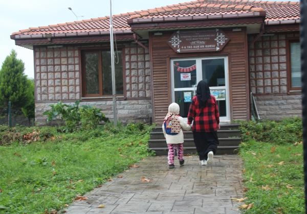 Belediye Kuran Kursu Tabelasını İndirip Suyu Kesti, Mahkeme Tahliye Durdurma Kararı Verdi