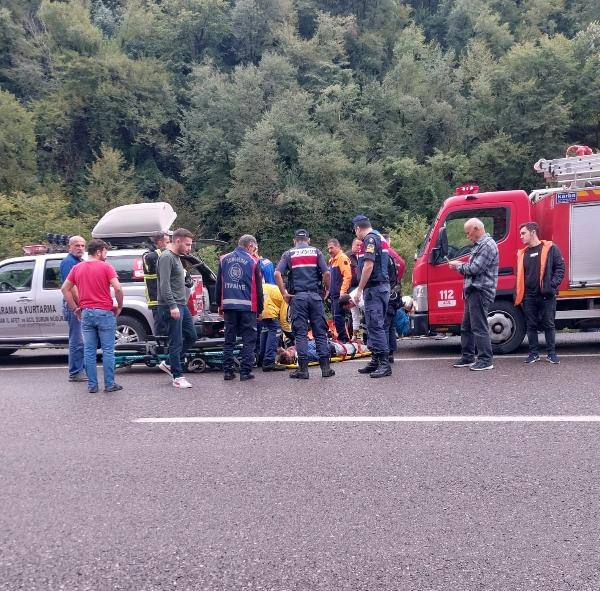 Dere yatağına düşen otomobilin sürücüsü yaralandı