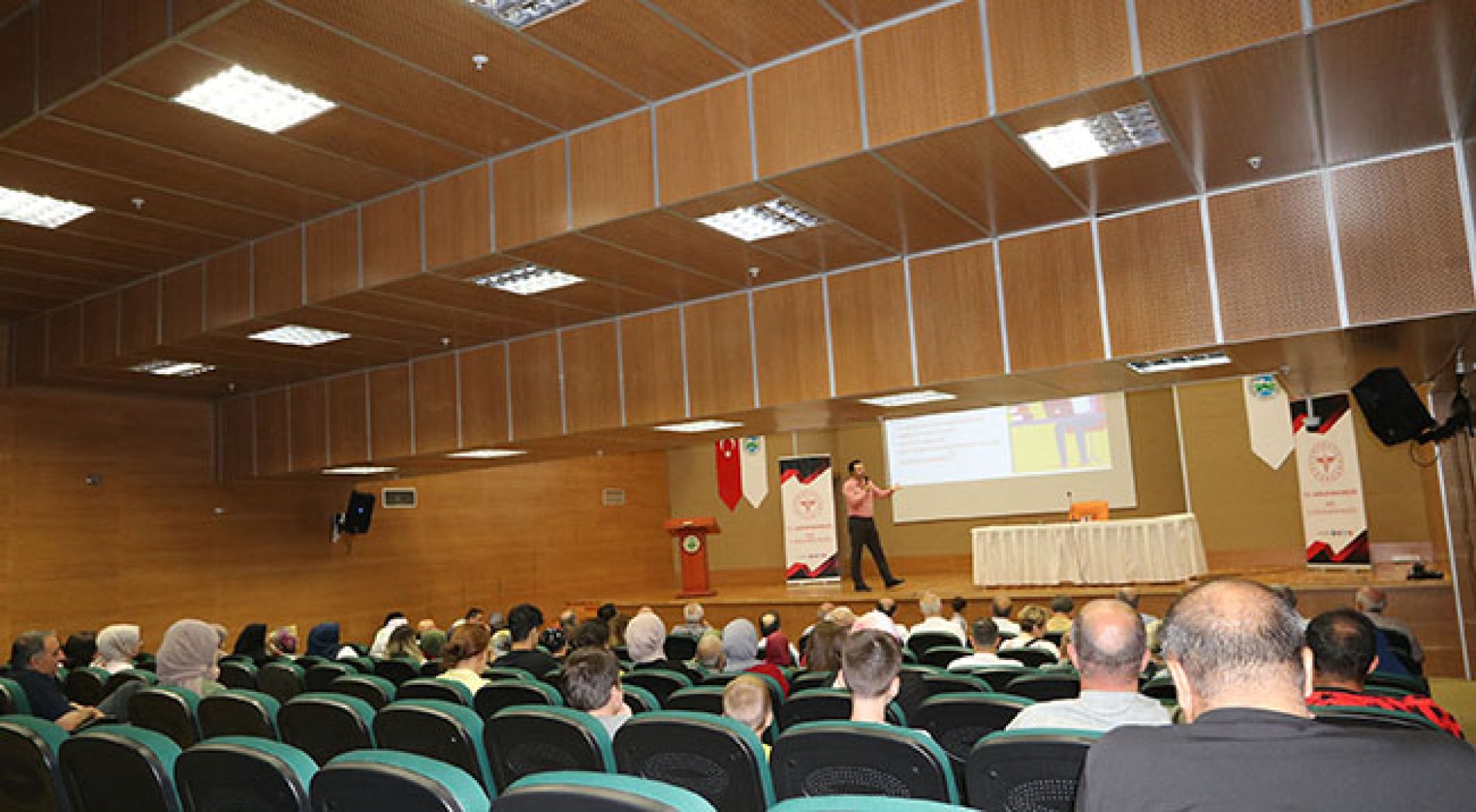 'Aile ve Çocuk Semineri'nin İkincisi Ardeşen'de Yapıldı