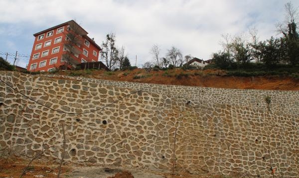 Riskli Yamaçlara 'İstinat Duvarı' Önlemi