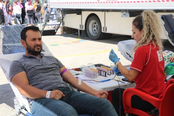 Ordu’da ilkokula başlayan öğrencilerin velilerinden kan bağışı
