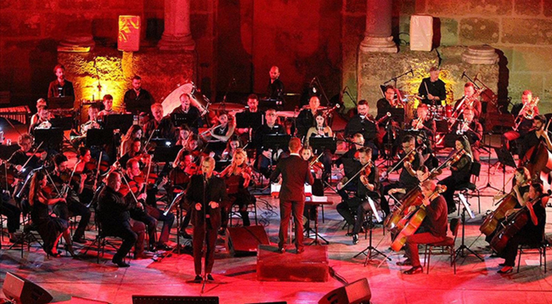 İtalyan tenor Alessandro Safina, Antalya'da konser verdi