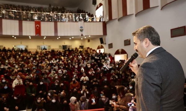 Tokat'ta 'Ailemiz İlk Okulumuz' söyleşisi