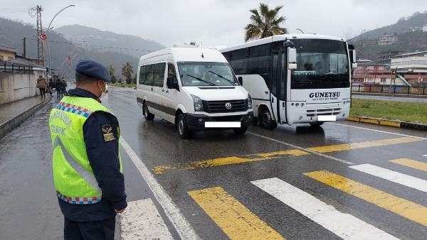 Öğrenci servis kazalarına önlem için okul saatleri 'esnetilsin' önerisi