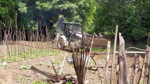 Bolu'da yaylalardaki kaçak yapılar yıkılıyor