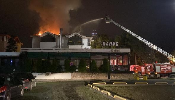 Samsun'da otelin çatı katındaki yangın söndürüldü