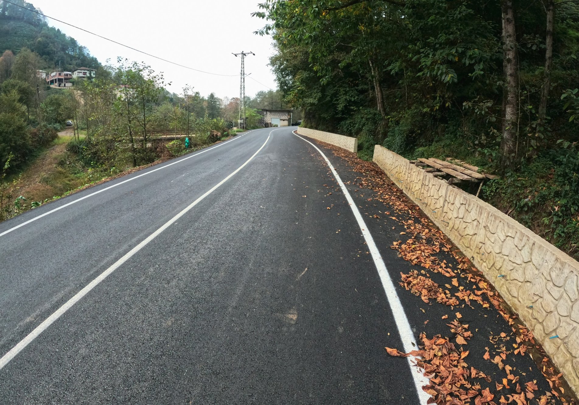 Rize'de Köy Yollarına 40 Bin Metre Parapet Duvar Yapıldı