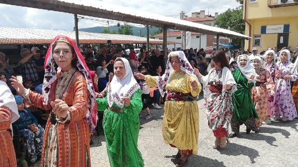 Mengen'de 'Yöresel Tatlar ve Giyim Kültür Şenliği