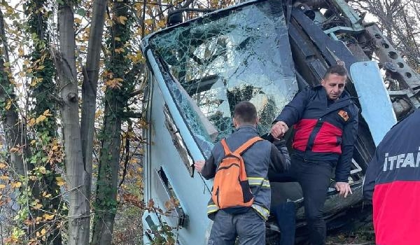 Zonguldak'ta öğrenci servisi tepeden yuvarlandı: 1 ölü, 18 yaralı