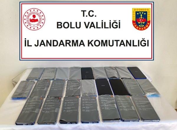 Bolu'da kaçak cep telefonu ve uyuşturucu operasyonu: 5 gözaltı