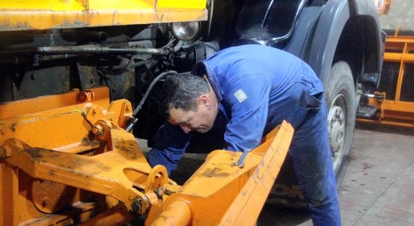 Karayolları ekipleri, Bolu Dağı'ndaki zorlu kış şartlarına hazır