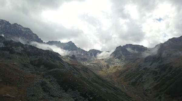 Rize Yaylalarına İlk Kar Taneleri Yağdı