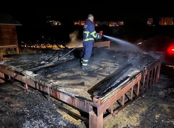 Samsun'da kent ormanındaki bungalov yandı