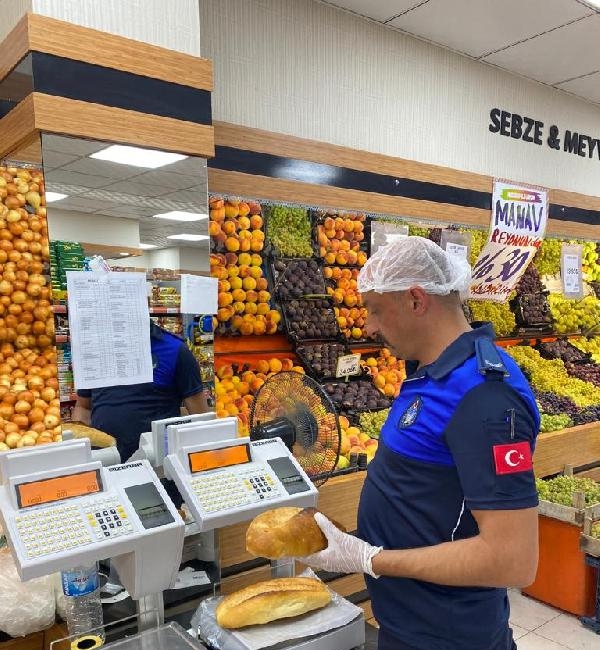 Tokat'ta zabıta ekiplerinden fırın ve market denetimi