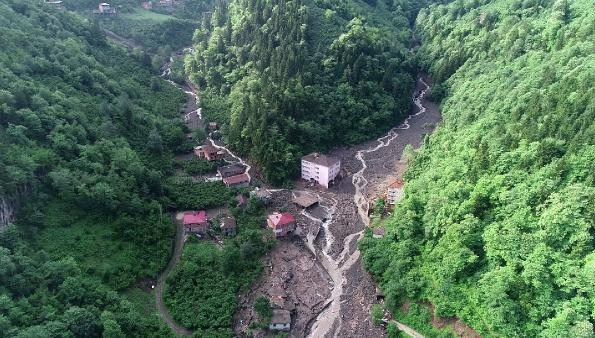 8 kişinin öldüğü afete rapor; dereye kontrolsüz hafriyat dökülmüş