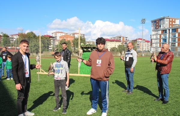 Atmacalar, Güzellik Yarışmasında