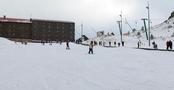 Kartalkaya'da kar kalınlığı, 1 metreyi geçti