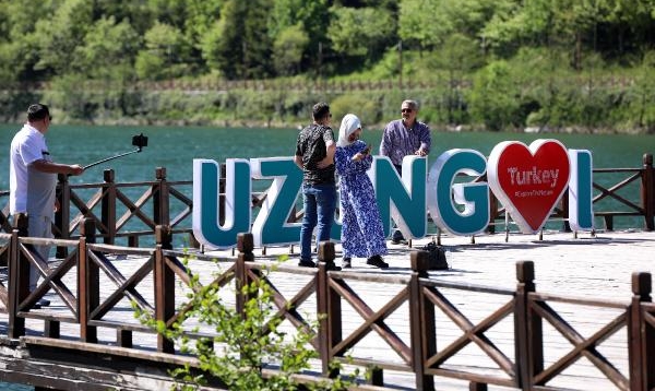 Orta Doğu'dan Uzungöl'e 'Charter' Uçuşla Akın