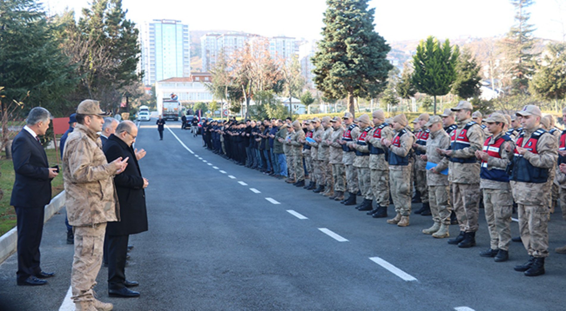 Trabzon'dan jandarma arama kurtarma timleri deprem bölgesine uğurlandı