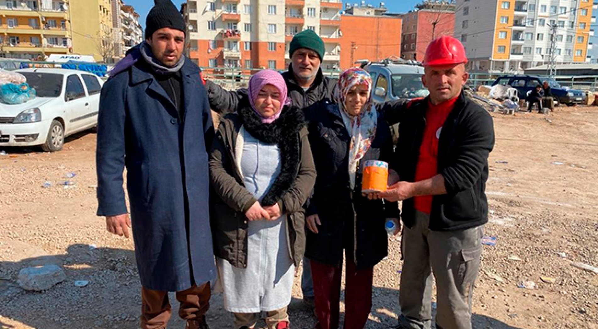 Minik Esma Sena'nın Kumbarası Depremzedelere Ulaştı