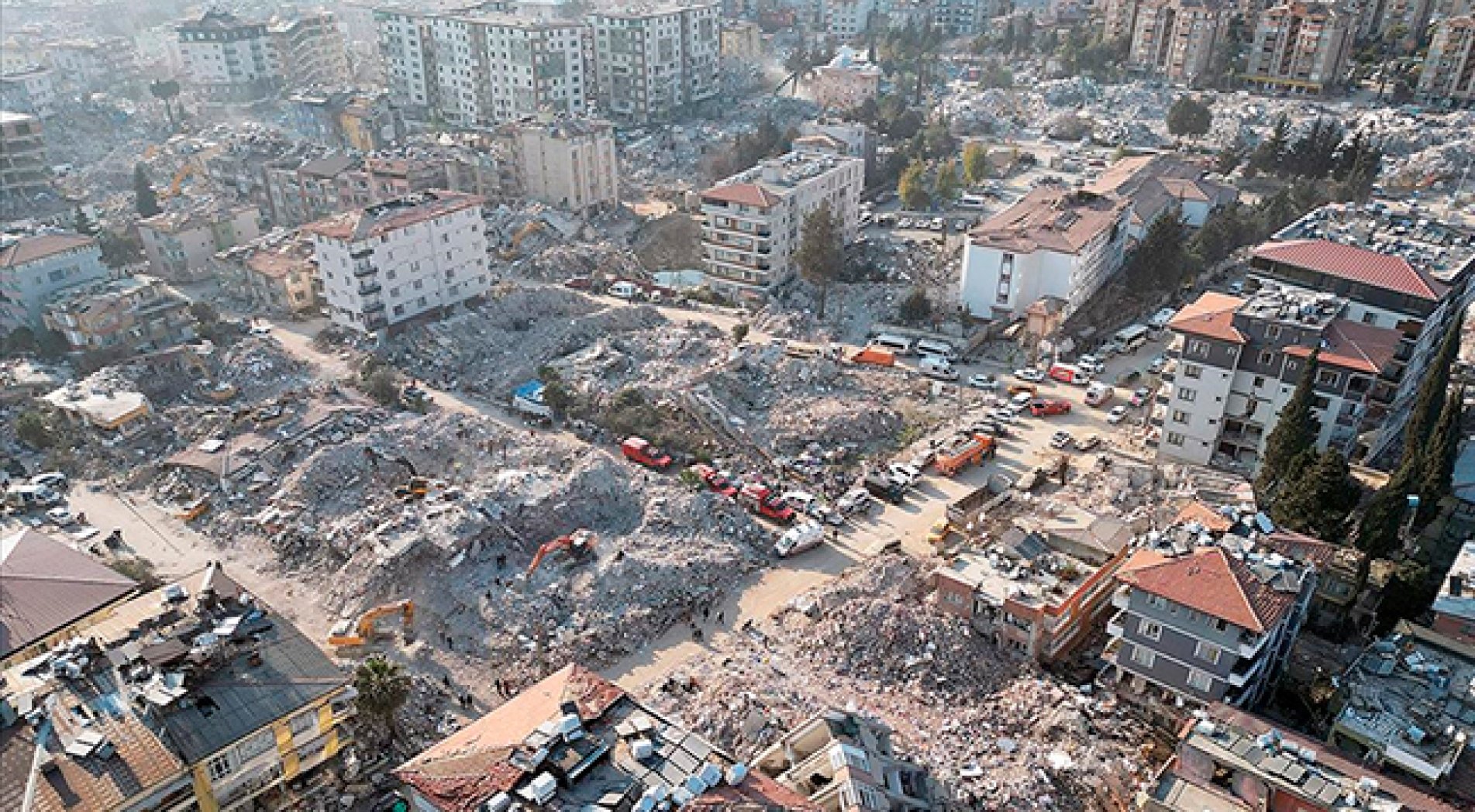 Depremden ekilenen illerde mart başında 30 bin konutun inşasına başlanacak