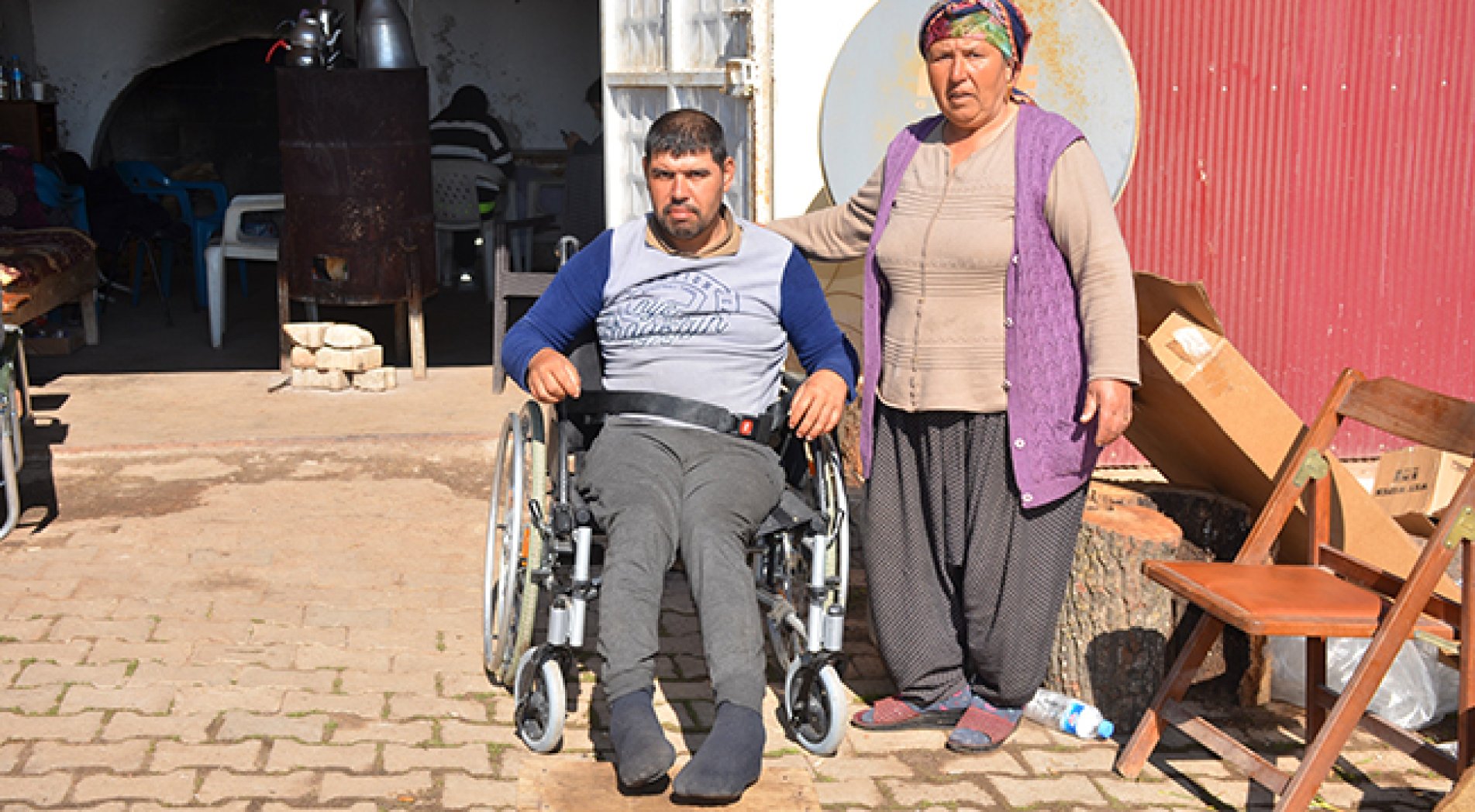 Depremde tekerlekli sandalyesi kırılan vatandaşın çağrısına valilik koştu