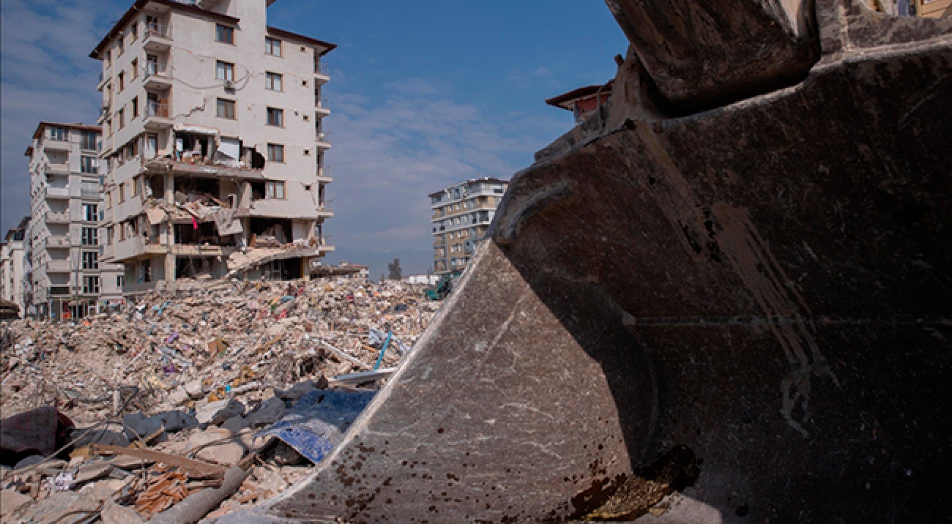 Deprem bölgesindeki eğitimciler ek ders ücretinden yararlandırılacak