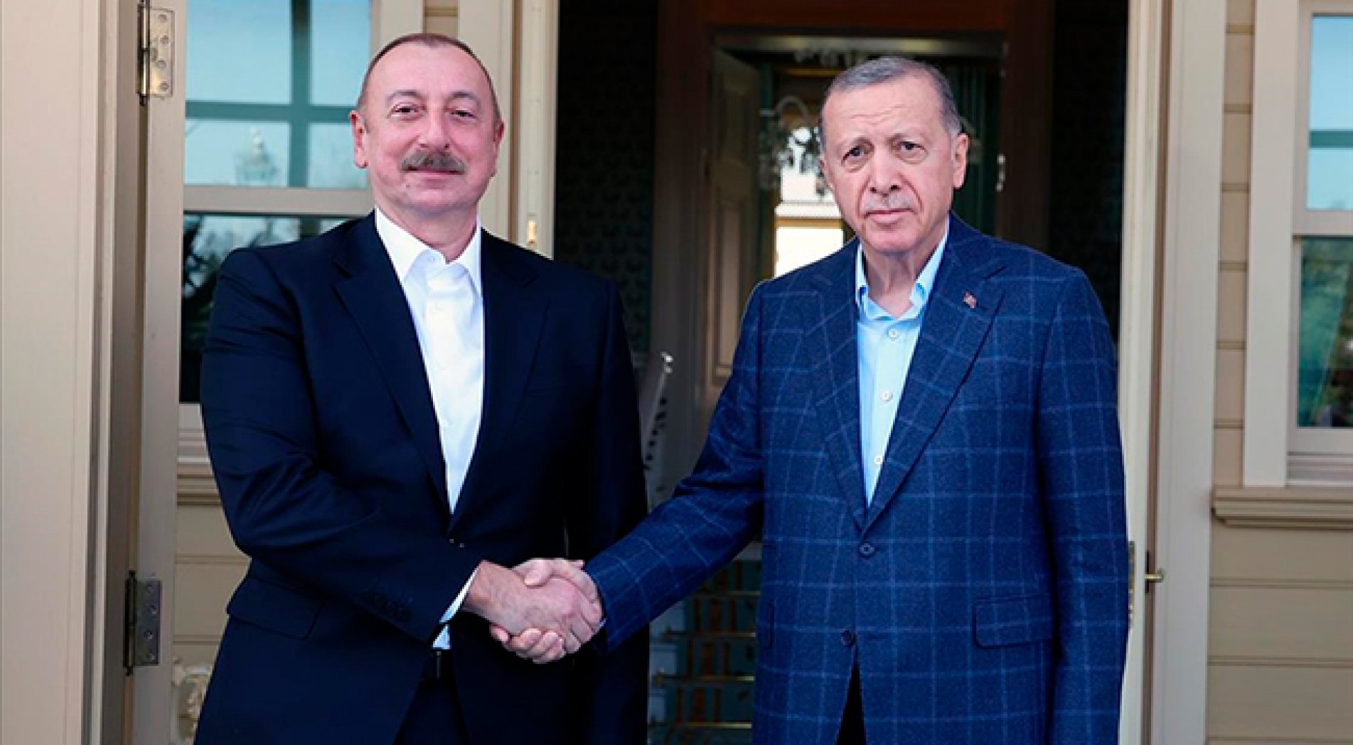 Cumhurbaşkanı Erdoğan, Azerbaycan Cumhurbaşkanı Aliyev ile bir araya geldi