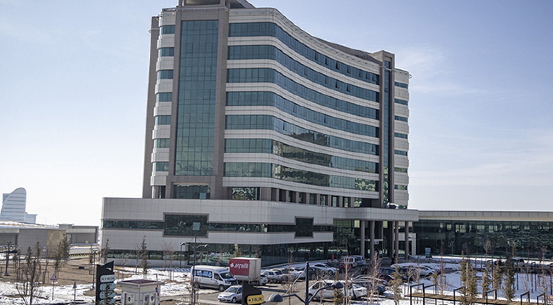 1248 sismik deprem izolatörlü yapısıyla güven veren Erzurum Şehir Hastanesi