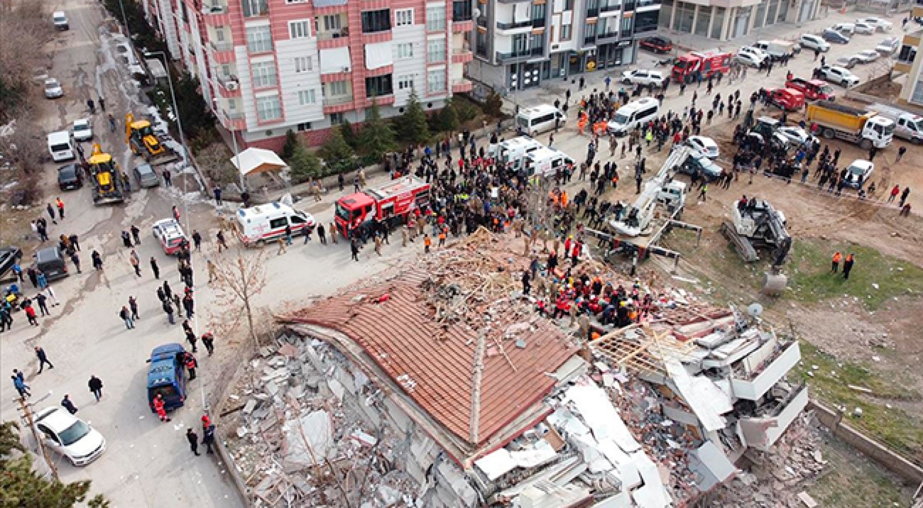 Malatya'daki Depremde Can Kaybı Arttı