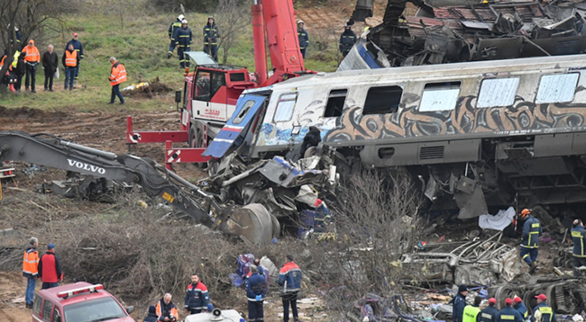 Tren kazasında 36 kişi hayatını kaybetti