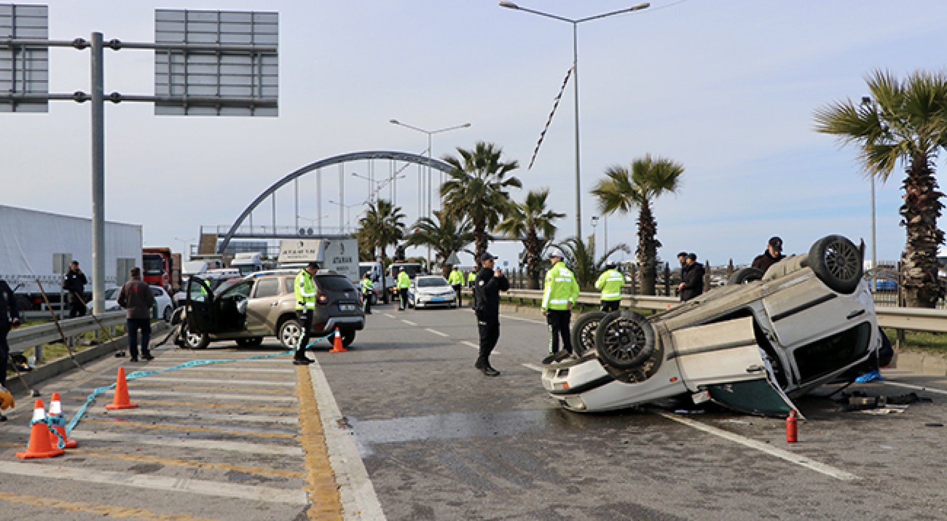 Feci trafik kazasında 1 kişi öldü, 4 kişi yaralandı