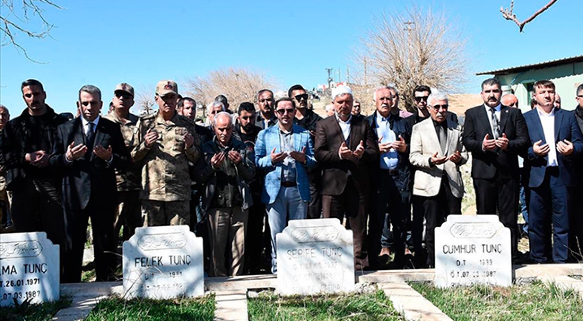 PKK'lı teröristlerce şehit edilen 8 kişi törenle anıldı