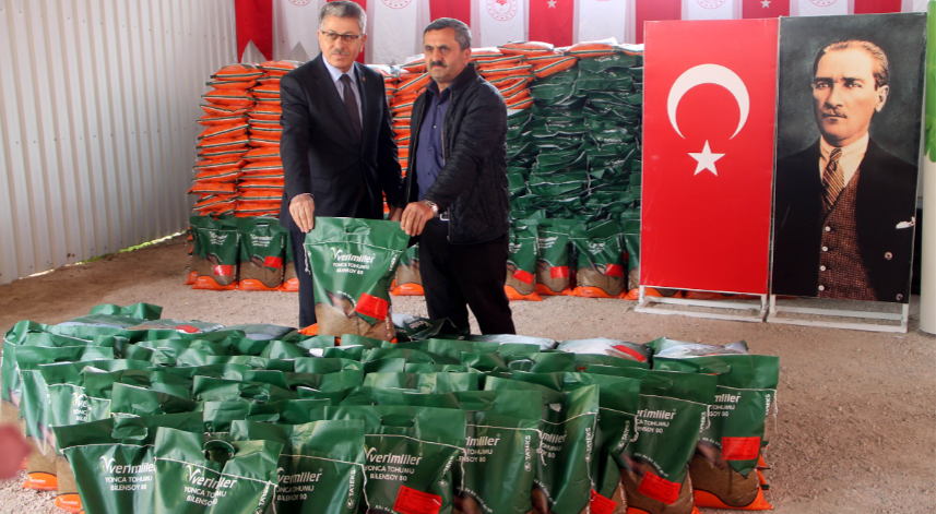 Amasya'da çiftçilere 55 ton yonca tohumu dağıtıldı