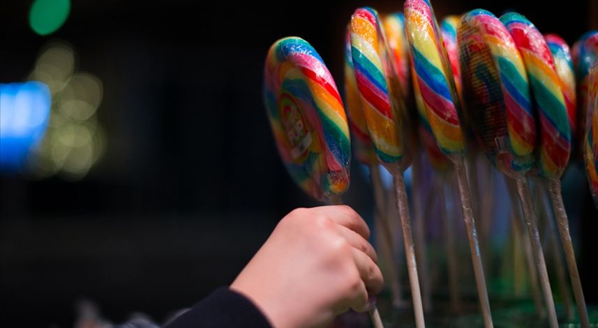 Çocuklukta aşırı şeker tüketimi depresyona davetiye çıkarıyor