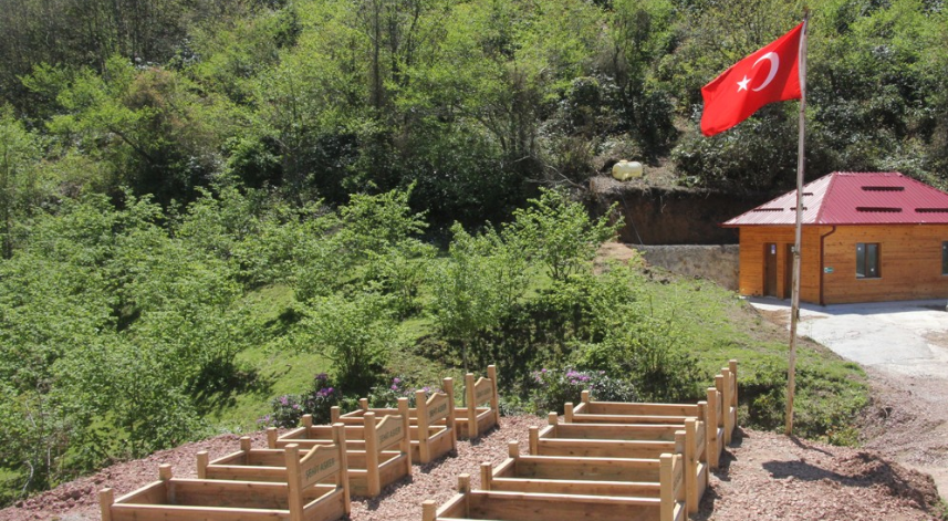 Giresun'da şehit mezarlarında düzenleme çalışması yapıldı