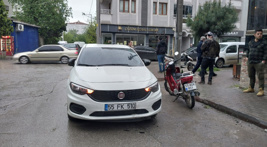 Samsun'da otomobille çarpışan motosikletin sürücüsü yaralandı