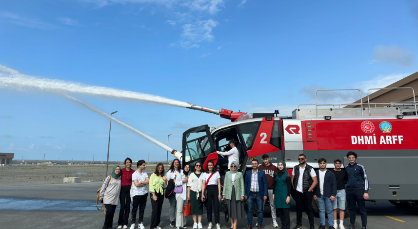 Geleceğin sivil havacıları, Rize-Artvin Havalimanı’nı ziyaret etti