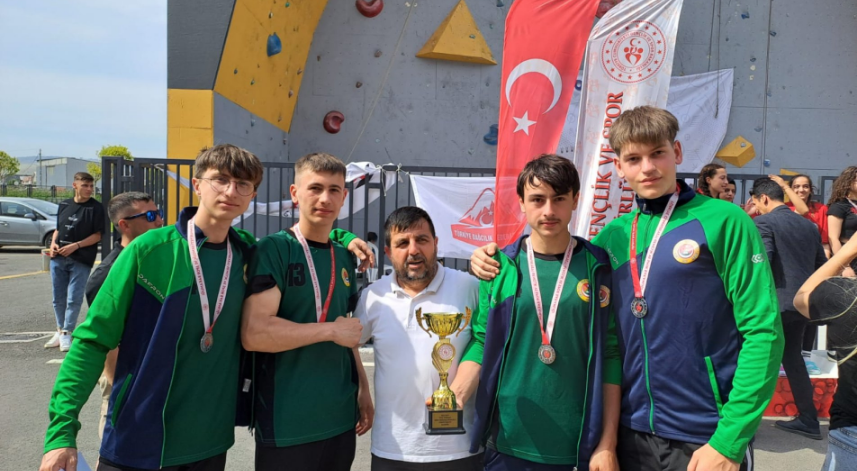 Rize Anadolu İmam Hatip Lisesi, tırmanışta Türkiye ikincisi oldu