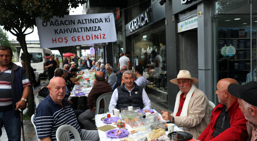 O Ağacın Altı’nda buluştular