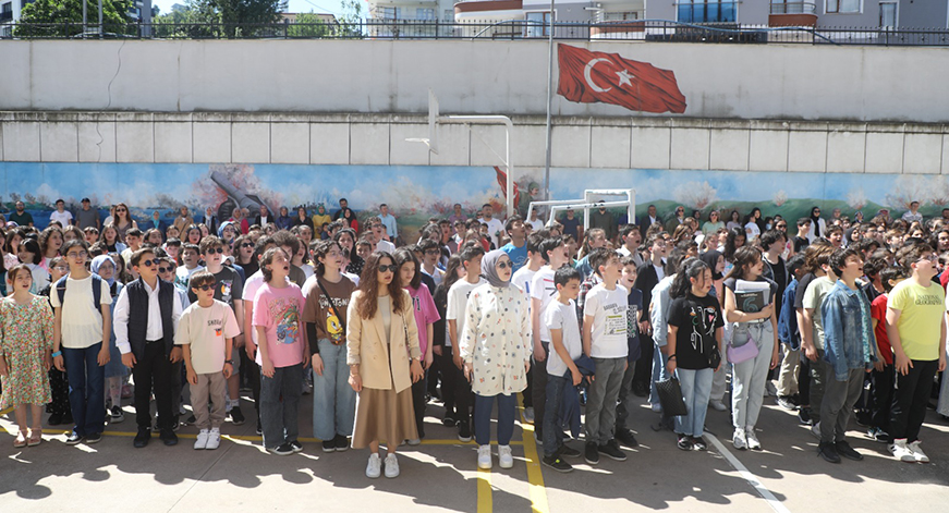 Rize'deki okullarda karne heyecanı