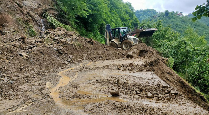 Ordu'da sağanak nedeniyle 65 noktada heyelan oldu